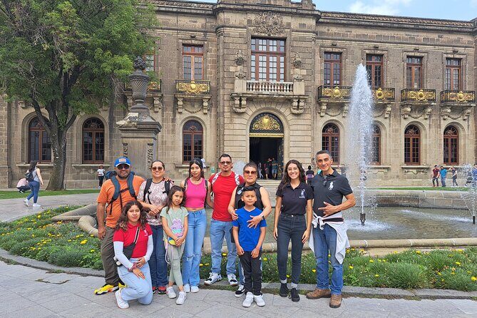 Chapultepec Castle Tour and its surroundings - Guide Style: What Makes This Tour Feel Worth It