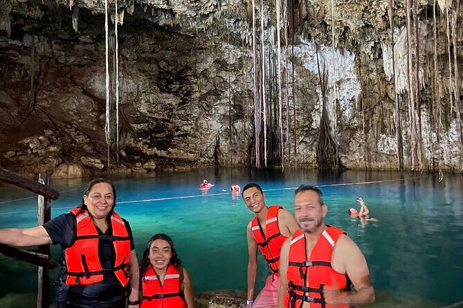 Chichen Itza and 3 cenotes tour with transportation from Valladolid - Chichén Itzá with an English guide: what you’ll focus on