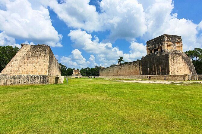Chichen Itza Cenote and Valladolid in a Small Group - A 7:00 am start that keeps the heat under control