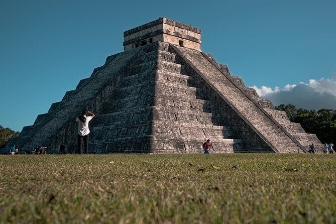 Chichén Itzá, Cenote and Valladolid with Lunch and transportation - Entering Chichén Itzá with expert archaeology guides