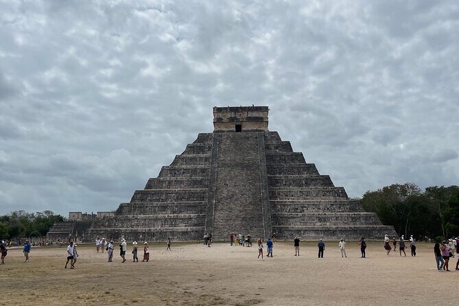 Chichen Itza Deluxe from Cancun to Playa del Carmen - Who the “Deluxe” format fits best