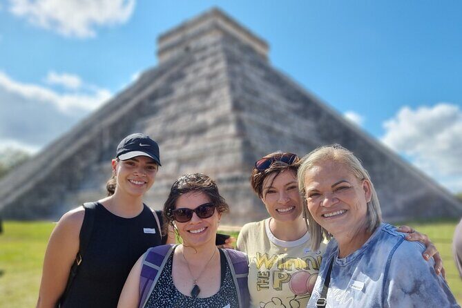 Chichen Itza Early Access All Inclusive: Hotel Pick up & All Fees - The food stop and shops: plan for drinks to cost extra