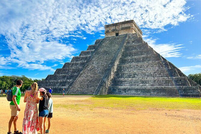 Chichen Itza Early Access Private Tour with Buffet Lunch - Private transportation from Cancun: less hassle, more time