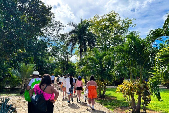 Chichen Itza Early Access Private Tour with Buffet Lunch - Real Mayab buffet lunch and tequila tasting: a practical win