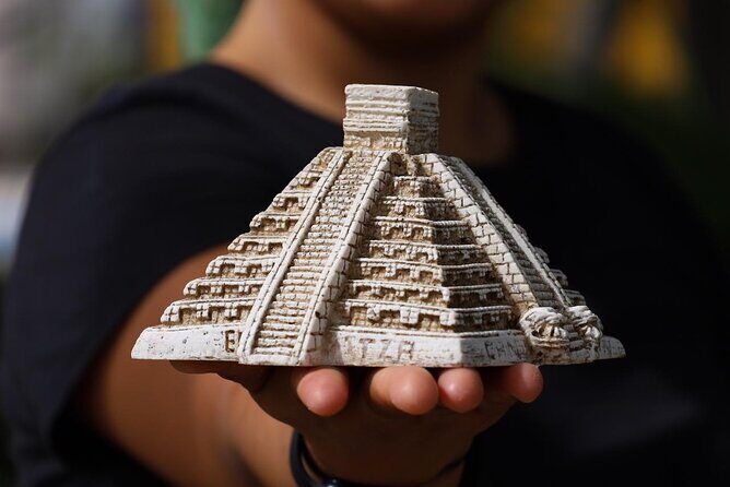 Chichen Itza Exclusive Tour, Cenote, Magical Town & Buffet - Valladolid’s main square break: a real pause, not just a photo stop