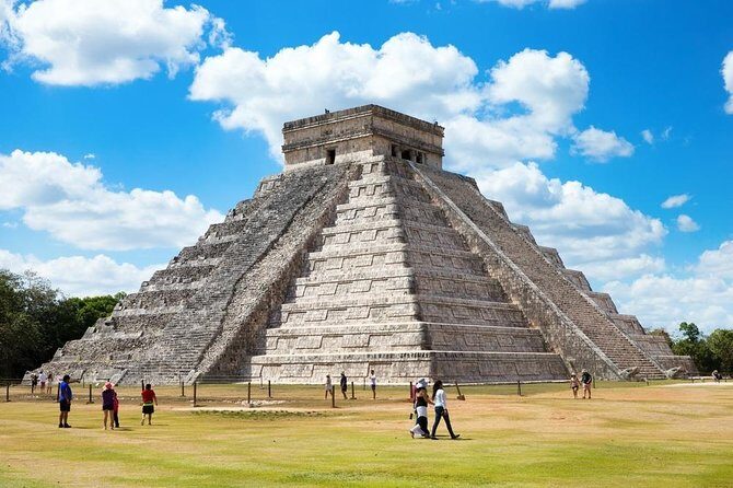Chichen Itza Free Tours with Cenote Experience in Mexico - Cenote and site add-ons: budget for lockers and souvenirs