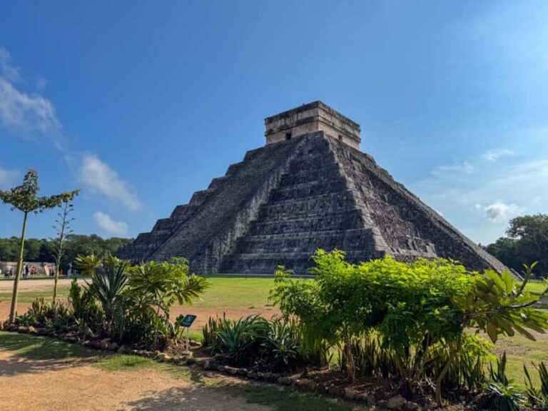 Chichen Itza: Guided Tour with Valladolid & Cenote Chichikan - Chichén Itzá with a certified guide: what to focus on