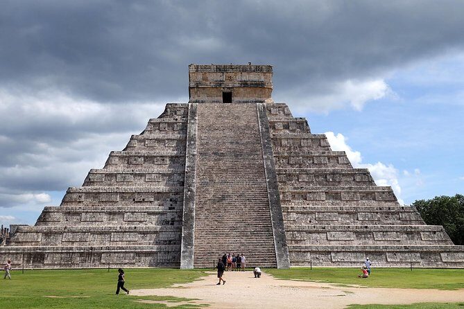 Chichen Itza Ik Kil Cenote Valladolid Small Group - Valladolid in an hour: colonial flavor, compact choices