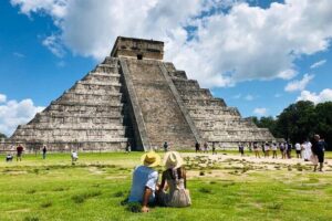Chichén Itzá Premium Cenote y valladolid Day Tour - Chichén Itzá With Your Certified Guide: From Kukulcán to the Sacred Cenote