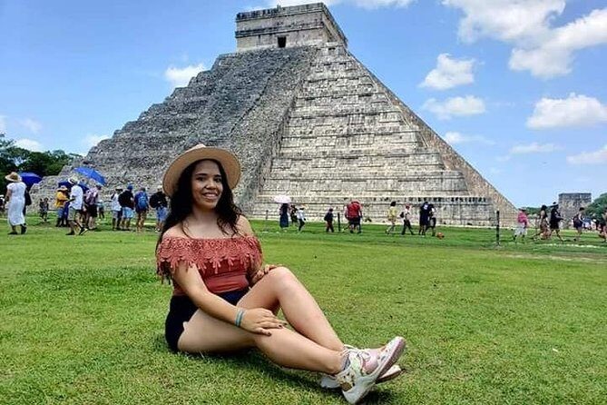 Chichen Itza Premium (We leave DE Merida Yucatan) - Izamal: Main Square, Convent San Antonio de Padua, Kinich Kakmo, and Henequén Crafts