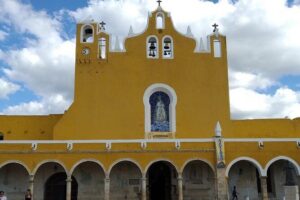 Chichen Itza, Private Cenote/Food Experience & the magic Izamal - Cathedral San Idelfonso meeting: quick, simple, and important