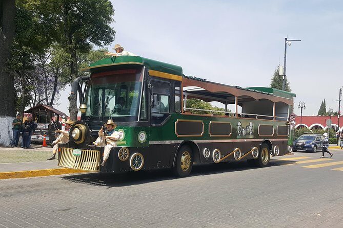 Cholula Magical Twon on a Traditional Tram from Puebla - Plaza de la Concordia and the Portal Guerrero arches