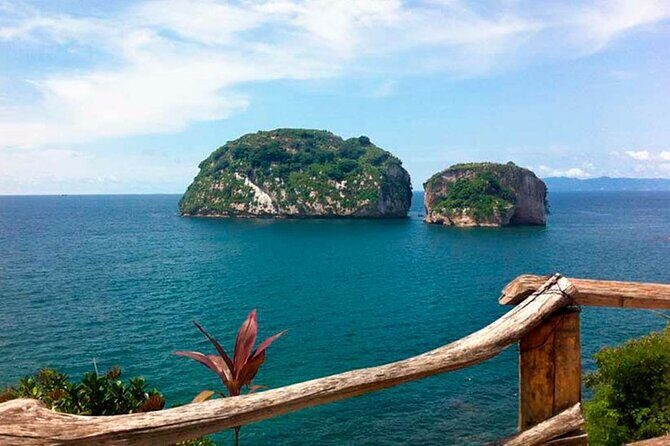 City Tour Express in Puerto Vallarta and Paradise Beaches - Los Arcos: the quick panoramic photo break