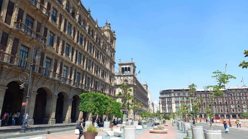 Ciudad de Mexico: Historia y vida moderna en la capital - A quick note on guides: Martin (and when Regina steps in)