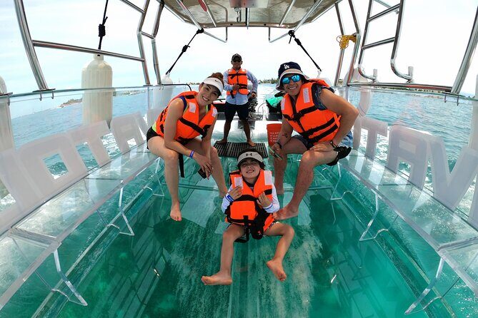 Clearboat: Glass-bottom boat ride to the Caribean Sea - Crew and guiding: who to listen for on the boat