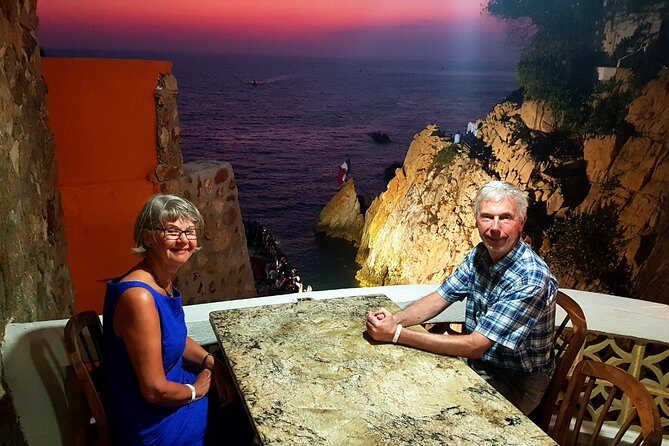 Cliff Diver De Luxe with Different Options at "La Quebrada" - Why La Quebrada’s cliff-jump show is the real Acapulco deal
