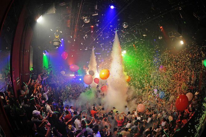 Coco Bongo Cancun Gold Member VIP Night Out by After Dark - Gold Member VIP at Coco Bongo: What You’re Really Paying For