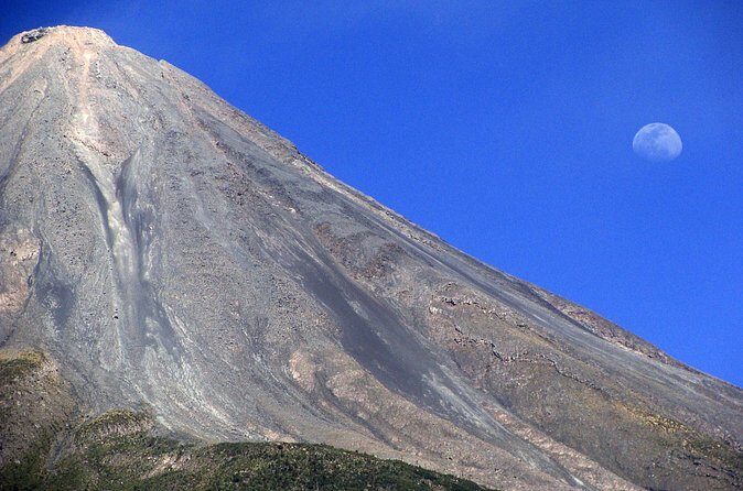 Colima Volcano Cultural Tour: Coffee Plantation, Hacienda and Comala Magic Town - Comala Magic Town time: white walls, red roofs, and your own pace