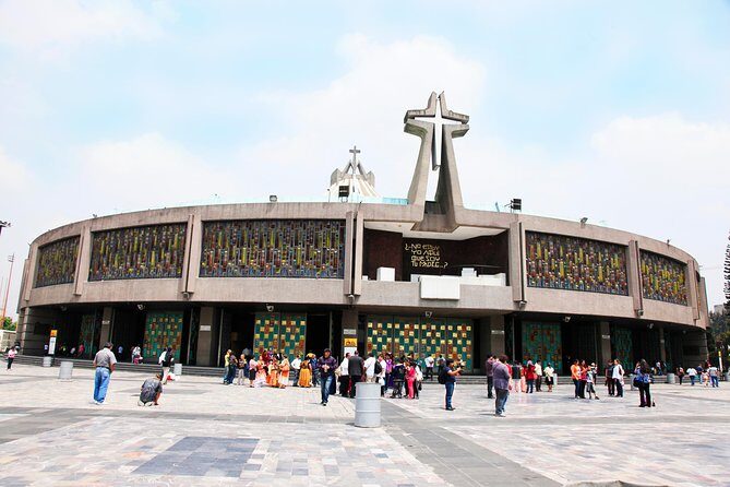 COMBO - Guadalupe Shrine & Teotihuacan Pyramids + Taxco (2 days) - Santa Prisca de Taxco and Puebla: silver, tiles, cathedral views