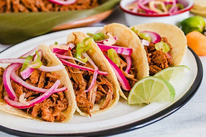 Cooking Class in Playa del Carmen: 9 Recipes & Bottomless Drinks - Opening the Day with Guacamole, Agua de Jamaica, and Street Snacks