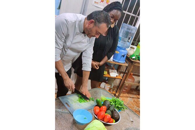 Cooking Class in Playa del Carmen: 9 Recipes & Bottomless Drinks - Drinks and the Margarita Moment: The Social Part of the Class