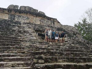 Costa Maya: Chacchoben Mayan City and Bacalar Lagoon Tour - Meeting up at Plaza Las Fuentes and staying cruise-proof