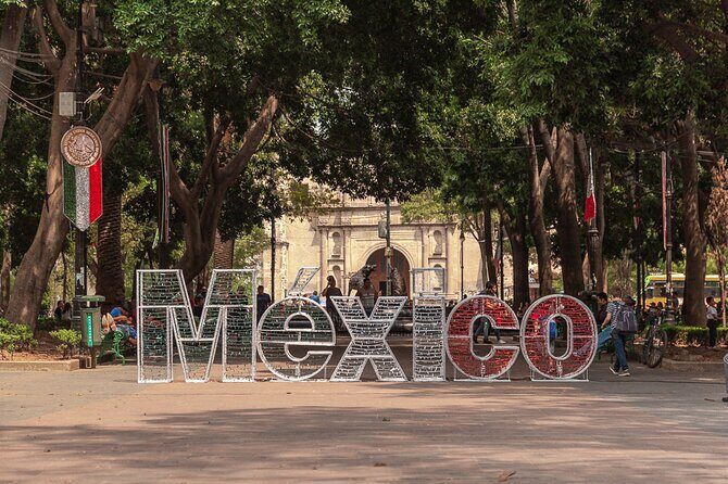 Coyoacan Food Tour - Jardin Centenario and the St. John the Baptist parish: the free stops that set the tone