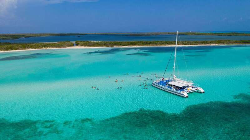 Cozumel: El Cielo, Palancar Reef, and Beach Party with Food - A 65-Foot Catamaran Day Between Palancar and El Cielo