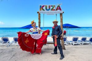 Cozumel: KUZÁ Beach Day, Buffet, Open Bar & Mexican Flavors Class - Mexican Flavors class: tortillas, guacamole, and tacos al pastor