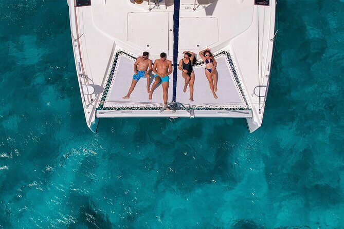 Cozumel Luxury Sailing & Snorkeling with Lunch and Open Bar Onboard - The onboard lunch, cocktails, and the crew vibe