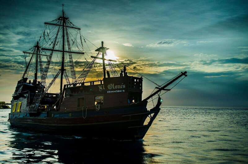 Cozumel: Pirate Ship Cruise with Open Bar, Dinner, and Show - The Pirate Show: Sword Fights, Games, and Dance Momentum