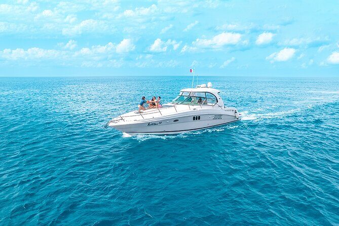 Cozumel Private Yacht and Snorkel with Lunch and Open Bar Onboard - What this 4-hour Cozumel private yacht day really includes