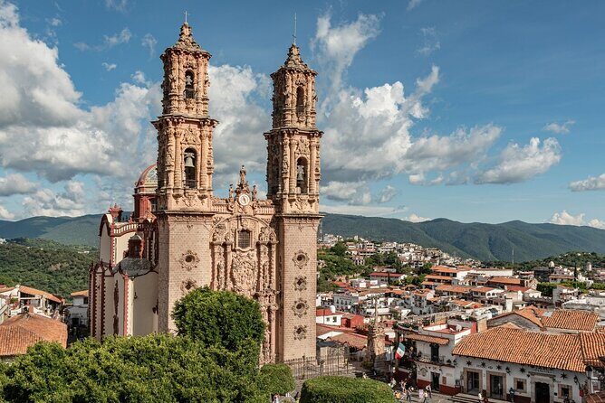 Cuernavaca and Taxco Tour from Mexico City - Morning pickup and the long southbound drive from Mexico City