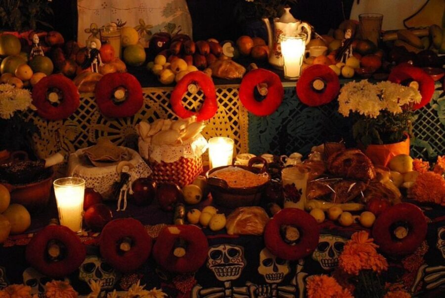 Day of the Dead Tour in San Andres Míxquic From Mexico City - Food you’ll actually get: pan de muerto and atole