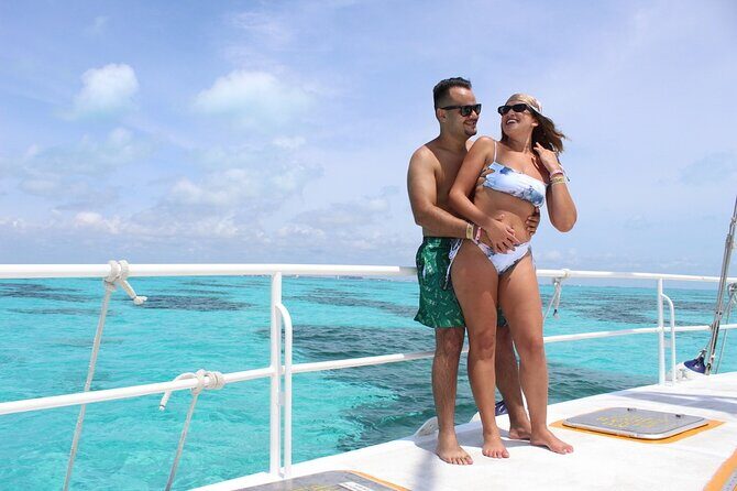 Deluxe Catamaran to Isla Mujeres with Open Bar from Cancun - Price vs. real total: why the dock fee matters a lot