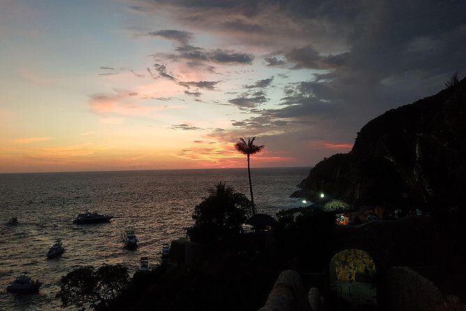DeLuxe Cliff Divers+Sunset Exhibition byNight w/Different Options - What You Should Bring (and What You Can Skip)