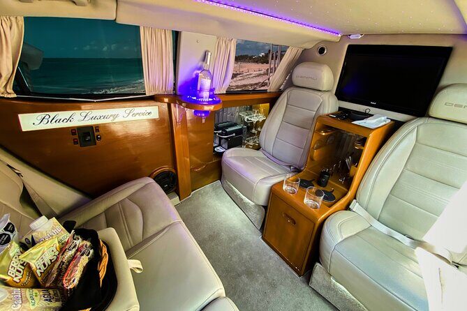 Deluxe GMC Limousine from Cancun Airport to Puerto Morelos - Included Drinks: A Nice Welcome or a Thing to Consider?