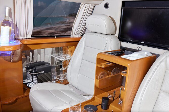 Deluxe GMC Limousine from Cancun Airport to Puerto Morelos - Price and Value: When $151 Makes Sense for Your Group