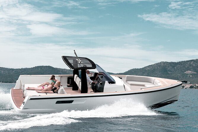 Deluxe Private Boats - 36 ft Fjord - A 36 ft Fjord Yacht Charter That Actually Feels Private