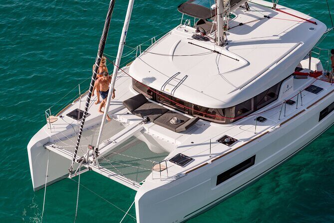 Deluxe Private Boats - 40 ft Catamaran - What to pack for a smooth Cozumel water day