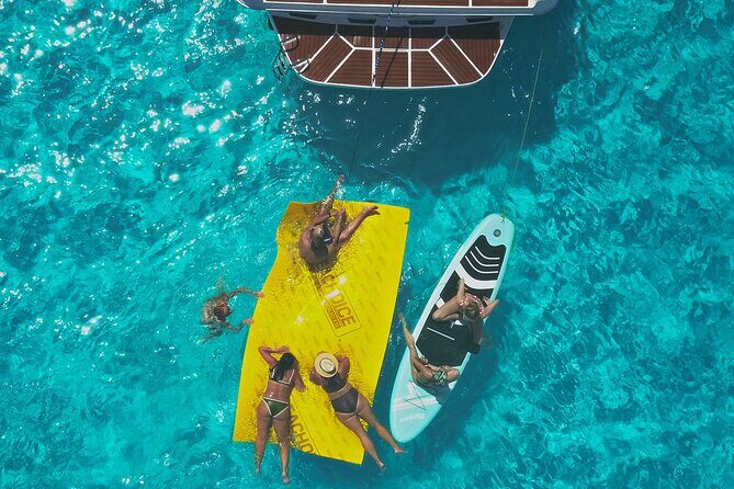 Deluxe Yacht 48FT with FlyBrige Rental in Cancun - Nichupte Lagoon First: Mangroves and the Easy Start
