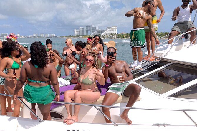 Deluxe Yacht 48FT with FlyBrige Rental in Cancun - Snorkeling at the Coral Reef or Sunken Ship (Not Guaranteed, But Included)