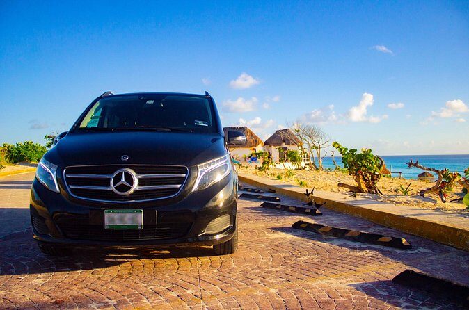 Departures in Mercedes Benz from Tulum to Cancun Airport - Customer Service Style: Professional and Friendly