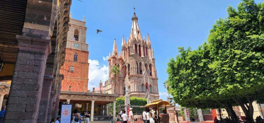 Desde Querétaro: San Miguel de Allende, Dolores y Atotonilco - San Miguel de Allende: viceregal mansions, crafts, and gastronomy lessons