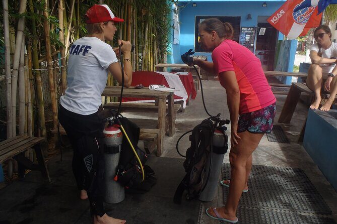 Discover Scuba - Equipment and wetsuits: the value of not dragging scuba gear