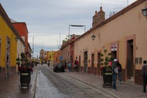 Dolores Hidalgo & Sanctuary of Atotonilco - Atotonilco Sanctuary: A sacred interior and calm town streets