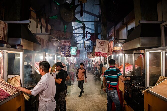 Earth, Corn & Fire: Tasting the Roots of Oaxacan Cuisine - Where You Meet and How the Walk Feels in Real Life
