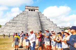 Ek Balam, Chichen Itza, Cenote & buffet lunch Tour - Buffet lunch and the long-day timing reality