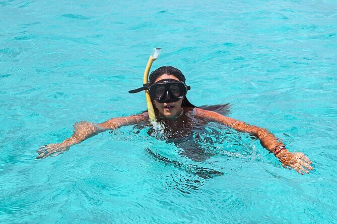 El Cielo Cozumel Snorkel Share Boat + Reefs + Food Drinks + Beach - Food and drinks: more than snacks, less than a full meal