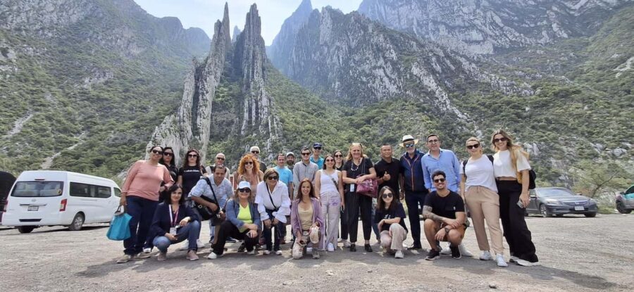 El mejor tour a "Grutas de Garcia" + Teleférico + Tickets - Mirador del Obispado: The Best Photo Stop Comes at the End